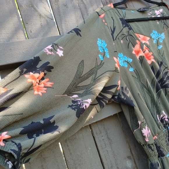 City Chic Floral Bohemian Maxi Dress Size XL/22 - Picture 9 of 10